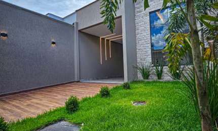 Casa próximo ao Passeio das Aguas   Casa de Rua com 3 Quarto(s) e 2 banheiro(s) à Venda, 133 por R$ 510.000 no setor Residencial Guarema AD31084