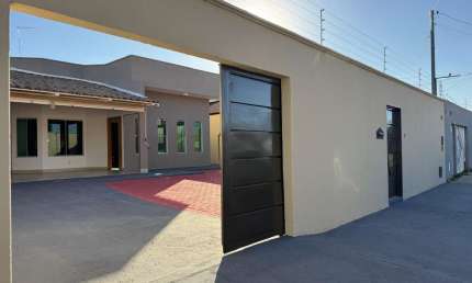 Vendo Casa de 391 m² em Aparecida de Goiânia Casa de Rua com 3 Quarto(s) e 2 banheiro(s) à Venda, 180 por R$ 850.000 no setor Vila Cruzeiro do Sul VN30972