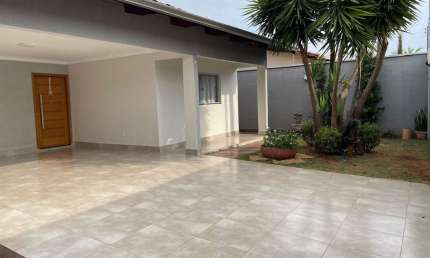 Casa Térrea no Jardim Europa  Casa de Rua com 4 Quarto(s) e 3 banheiro(s) à Venda, 289 por R$ 1.350.000 no setor Jardim Europa SL30756