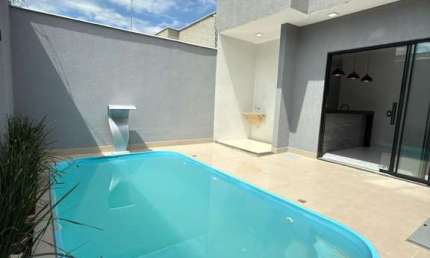 Casa à Venda no Jardim Helvécia, Aparecida de Goiânia  Casa de Rua com 3 Quarto(s) e 2 banheiro(s) à Venda, 100 por R$ 580.000 no setor Jardim Helvecia AD31176