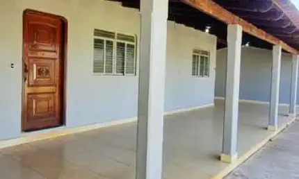 CASA SANTA GENOVENA Casa de Rua com 4 Quarto(s) e 3 banheiro(s) à Venda, 175 por R$ 570.000 no setor Santa Genoveva VN31412