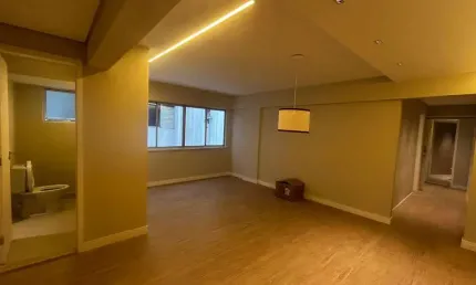 Apartamento 2 Quartos, 1 Suíte,garagem subsolo, portaria eletrônica, recém reformado. Apartamento com 2 Quarto(s) e 2 banheiro(s) à Venda, 83.52 por R$ 620.000 no setor Setor Bueno FL31070