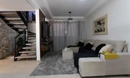 Sobrado Res. Brasilia Sul Casa em Condomínio com 4 Quarto(s) e 3 banheiro(s) à Venda, 290 por R$ 1.150.000 no setor Vila Brasilia Sul AD31512
