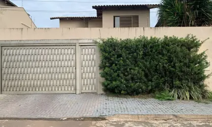 Sobrado com piscina no village veneza sobrado com 4 quarto(s) e 4 banheiro(s) à venda, 206.69 por r$ 1.300.000 no setor village veneza av31758