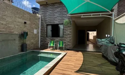 Casa térrea 3 quartos 1 suítes gourmet piscina  casa de rua com 3 quarto(s) e 3 banheiro(s) à venda, 129 por r$ 600.000 no setor jardim balneario meia ponte in31981