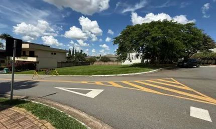 Grande terreno de esquina - jardim milão fgr área / terreno à venda, 916 por r$ 2.950.000 no setor jardins milão av32037