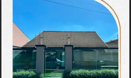 Casa com 4 quartos à venda na Rua Guilherme Nievola, 217, Xaxim, Curitiba