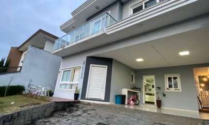 Sobrado à venda no bairro Bom Retiro - Joinville/SC