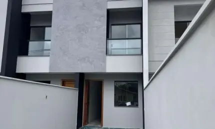 Sobrado à venda no bairro Jarivatuba - Joinville/SC