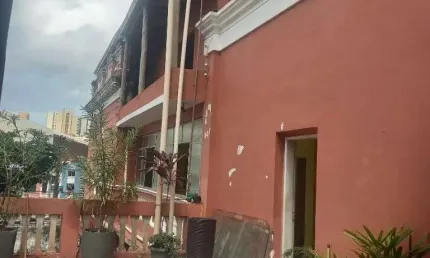 Casa com 6 dormitórios à venda, 500 m² por R$ 1.400.000,00 - Politeama - Salvador/BA