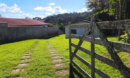Sítio em Condomínio Fechado – 3.000 m² de tranquilidade e possibilidades!