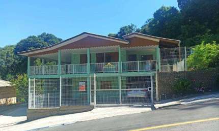 Casa à venda com 7 dormitórios no bairro Tamandaré em Garibaldi