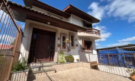 CASA  AMPLA À VENDA COM 3 DORMITÓRIOS NO BAIRRO SÉCULO XX