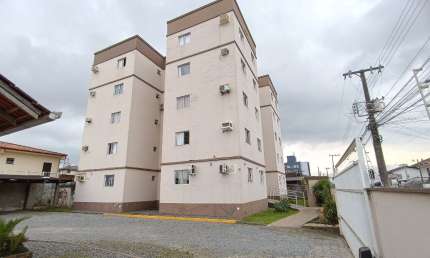 Apartamento à venda no Jardim Iririú em Joinville com 3 quartos por R$215,000,00