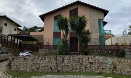 Casa com 5 quartos para alugar no Lagoa, Macaé 