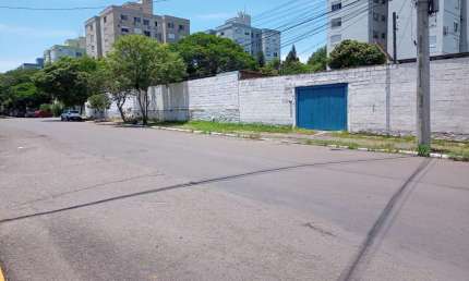 Terreno de Esquina Ótimo para Construção de Edifício