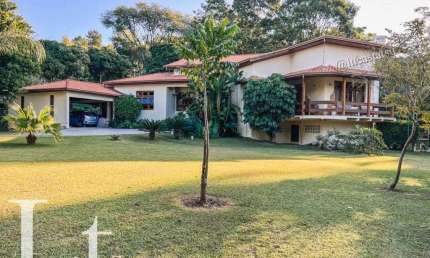 Casa terrea Condominio Quinta das Flores, 3.140 m² de terreno Plano, 4 dormitórios