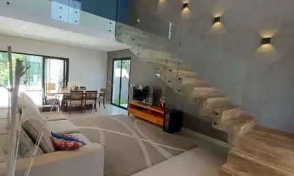 FANTÁSTICO SOBRADO A VENDA NO COND. BELA VITTÁ EM JUNDIAÍ, C/215M DE CONSTRUÇÃO, 3 SUÍTES, 3 SALAS, COZINHA C/ DESPENSA,  GOURMET, PISCINA, PLANEJADOS