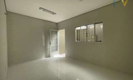 Oportunidade Única: Sala Comercial na Avenida 15 de Novembro: 2 Salas com Banheiros, copa, pergolado com teto móvel e uma sala preparada p/ dentista