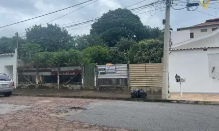 Excelente terreno plano,de 350m² com árvores frutíferas, topografia maravilhosa no jardim samambaias, bairro tradicional de jundiaí.