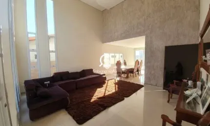 Casa totalmente terrea com 3 suítes sendo 1 mastes área gourmet com churrasqueira em condomínio fechado no bairro caxambu em jundiai acabamento fino