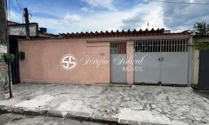 Casa em condomínio fechado com 4 quartos à venda na Rua Ibrahim Flor, Bangu, Rio de Janeiro, 347 m2 por R$ 380.000