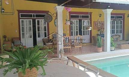 Casa ampla e mobiliada para locação ou venda no Urbanova