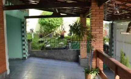 Casa térrea no Centro SJCampos estuda permuta total