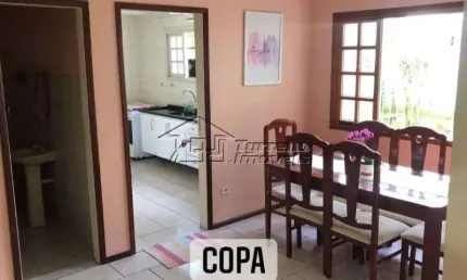 Sobrado com excelente localização no Jardim das Indústrias