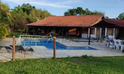Excelente Chácara com 2.390m² em condomínio fechado em Jacareí - SP