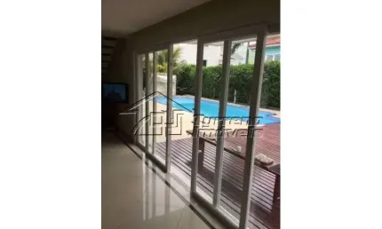 Belíssima casa em condomínio fechado em Jacareí / SP