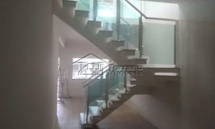 Sobrado com 3 dormitórios, sendo 2 suítes em Jacareí - SP