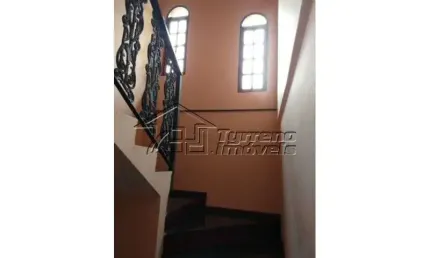 Casa com 4 dormitórios, sendo 1 suíte na zona sul de São José dos Campos
