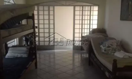 Casa comercial próximo a Johnson, excelente localização!