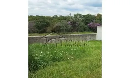 Terreno com 714m² em condomínio de alto padrão no Urbanova