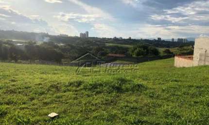 Terreno à venda com 777m² em condomínio fechado no Torrão de Ouro