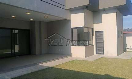 Casa térrea em condomínio de alto padrão no Urbanova