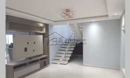 Casa térrea com mezanino em condomínio fechado em Caçapava