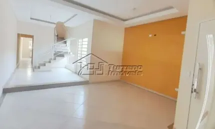 Casa com 3 pavimentos e excelente localização no Parque Industrial
