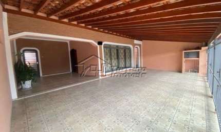 Excelente casa no Bosque dos Eucaliptos. Vale a pena conferir!