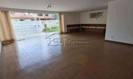 Linda casa com 4 dormitórios sendo 1 suíte no Jardim Esplanada - SJCampos