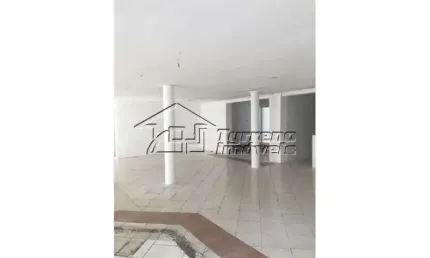 Casa comercial com ótima localização na Vila Adyana