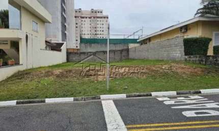 Excelente terreno em condomínio fechado em Jacareí - SP