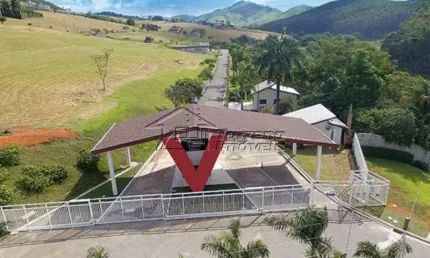 Terreno em condomínio fechado em Paraibuna com 1.000m²