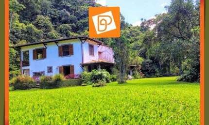 Casa &#224; venda no Bingen. Terreno com 8.154 m&#178;.