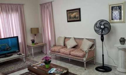 Casa para Venda em Holambra, Centro, 5 dormitórios, 2 suítes, 3 banheiros, 1 vaga