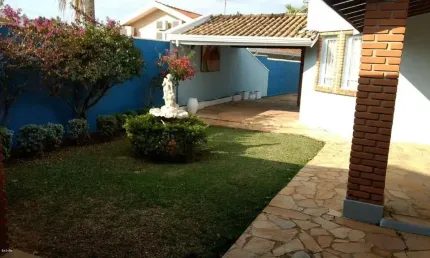 Casa para Venda em Holambra, Jardim Holanda, 3 dormitórios, 1 suíte, 2 banheiros, 2 vagas