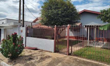 Casa à venda no Parque dos Ipes, Holambra 