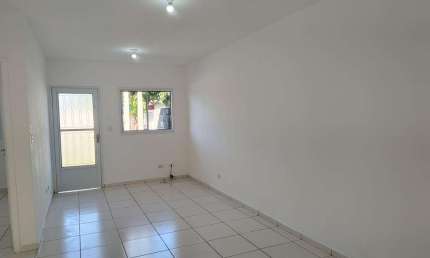 Casa em Condomínio para Locação em Holambra, Condomínio Vila das Tulipas, 2 dormitórios, 1 banheiro