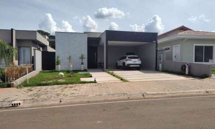 Casa em Condomínio para Venda em Holambra, Residencial Flor D Aldeia, 4 dormitórios, 4 suítes, 5 banheiros, 2 vagas